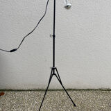 Tripod lamp