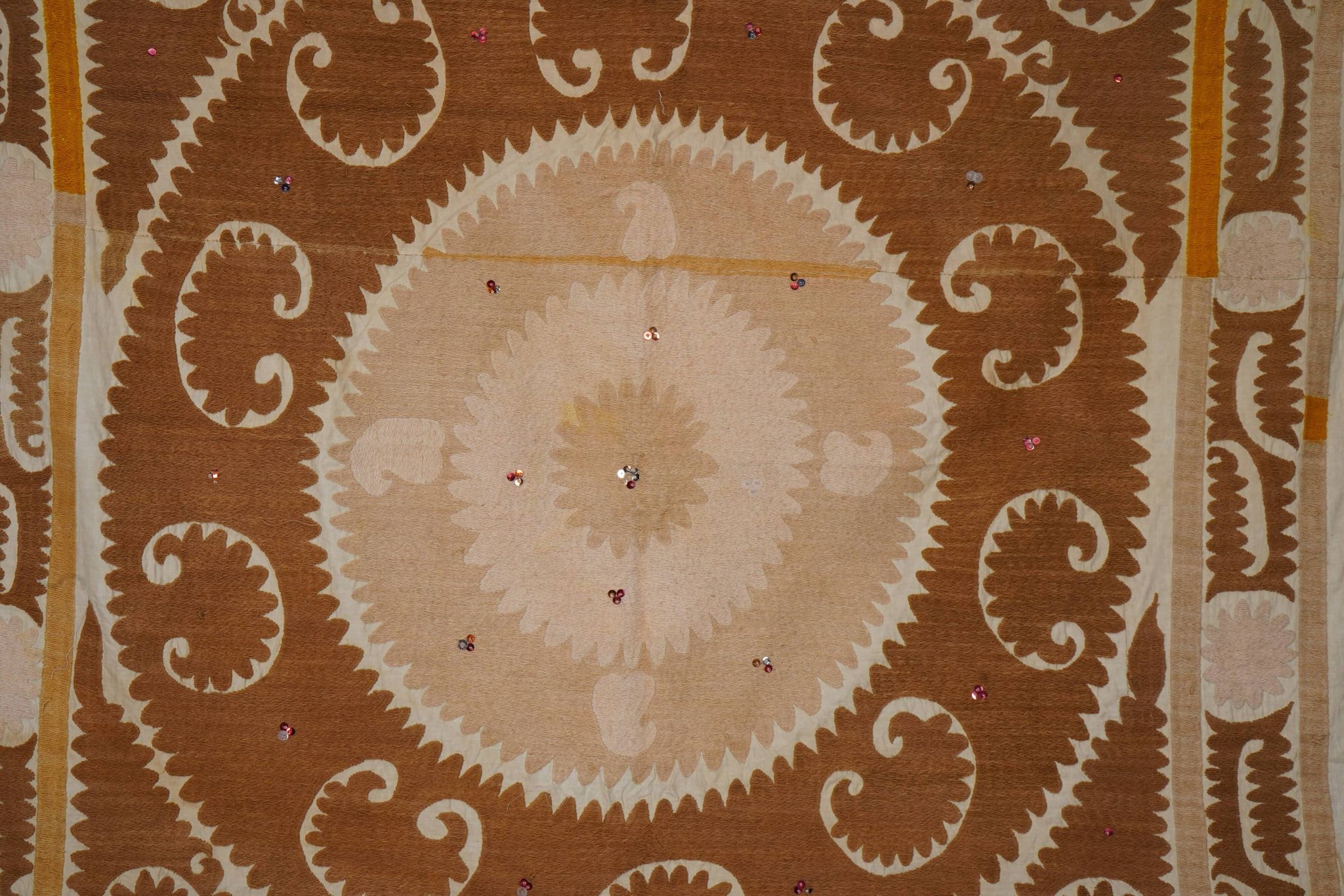 Tapis turc vintage noué à la main 132x135 cm