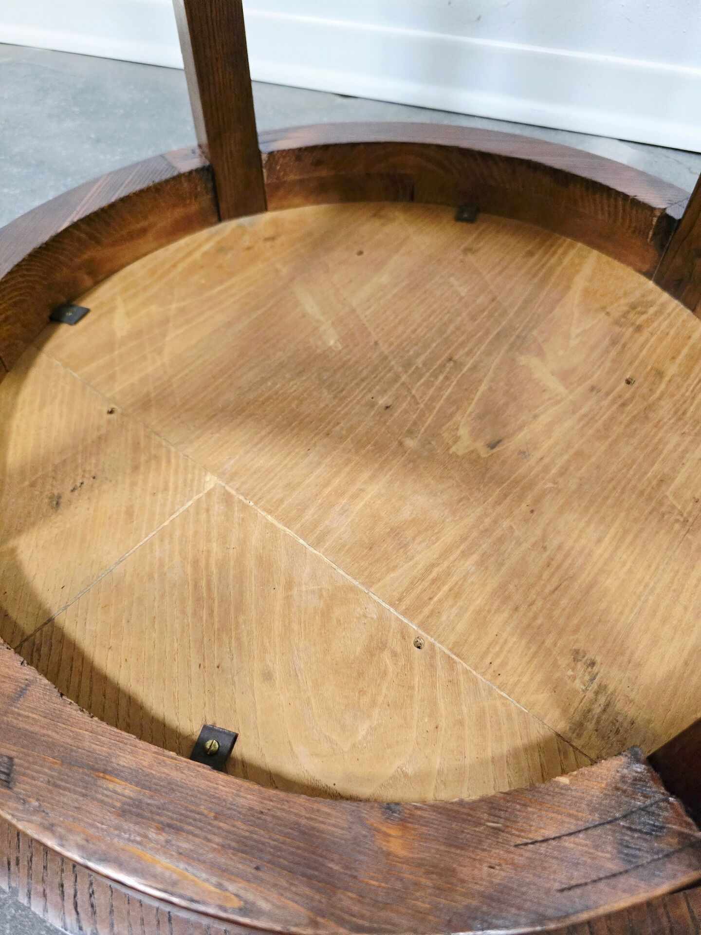 Table d'appoint en bois massif vintage des années 50