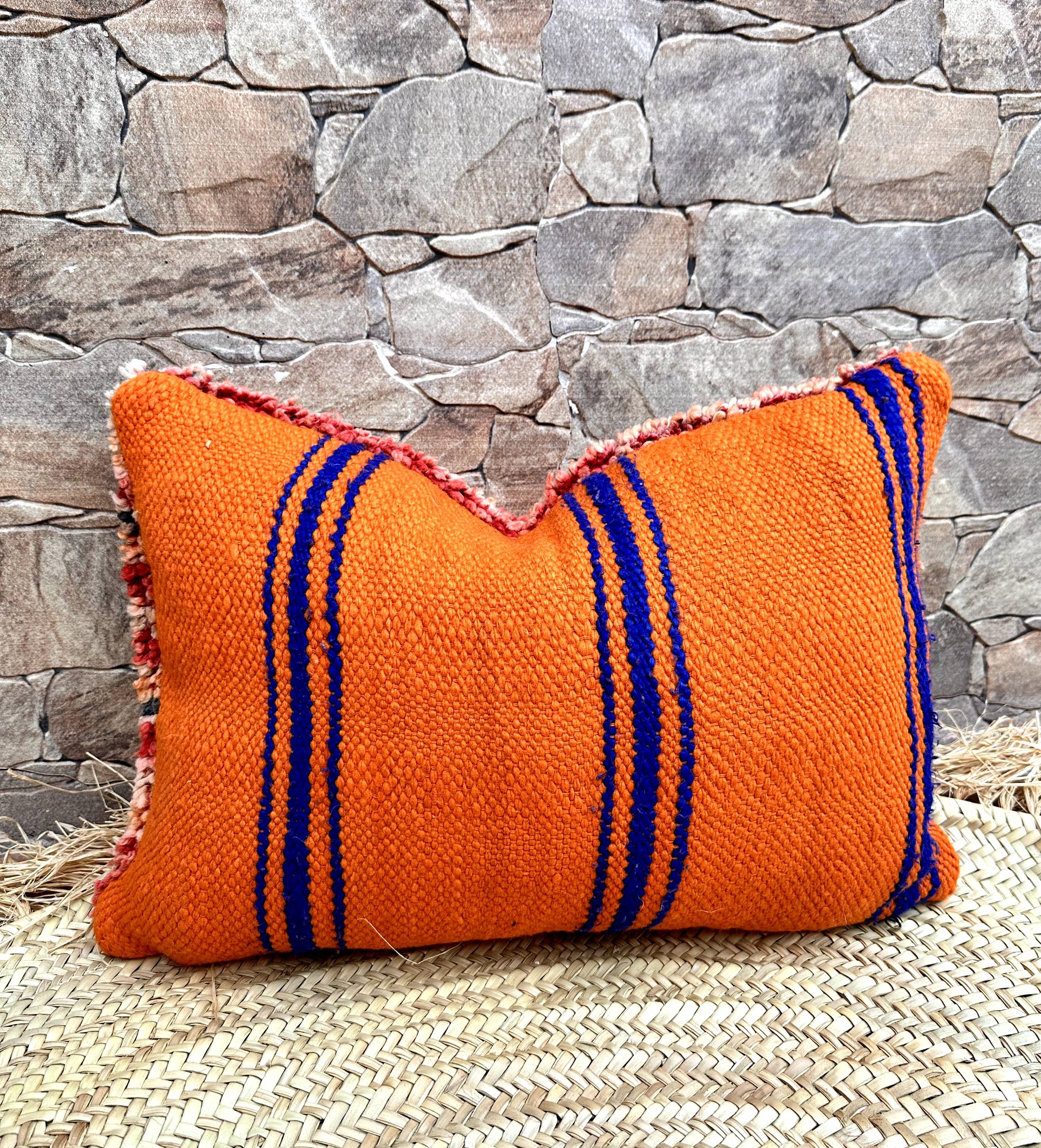 Vintage Moroccan, Berber bujaad pillow, decorative pillow, Berber cushion.