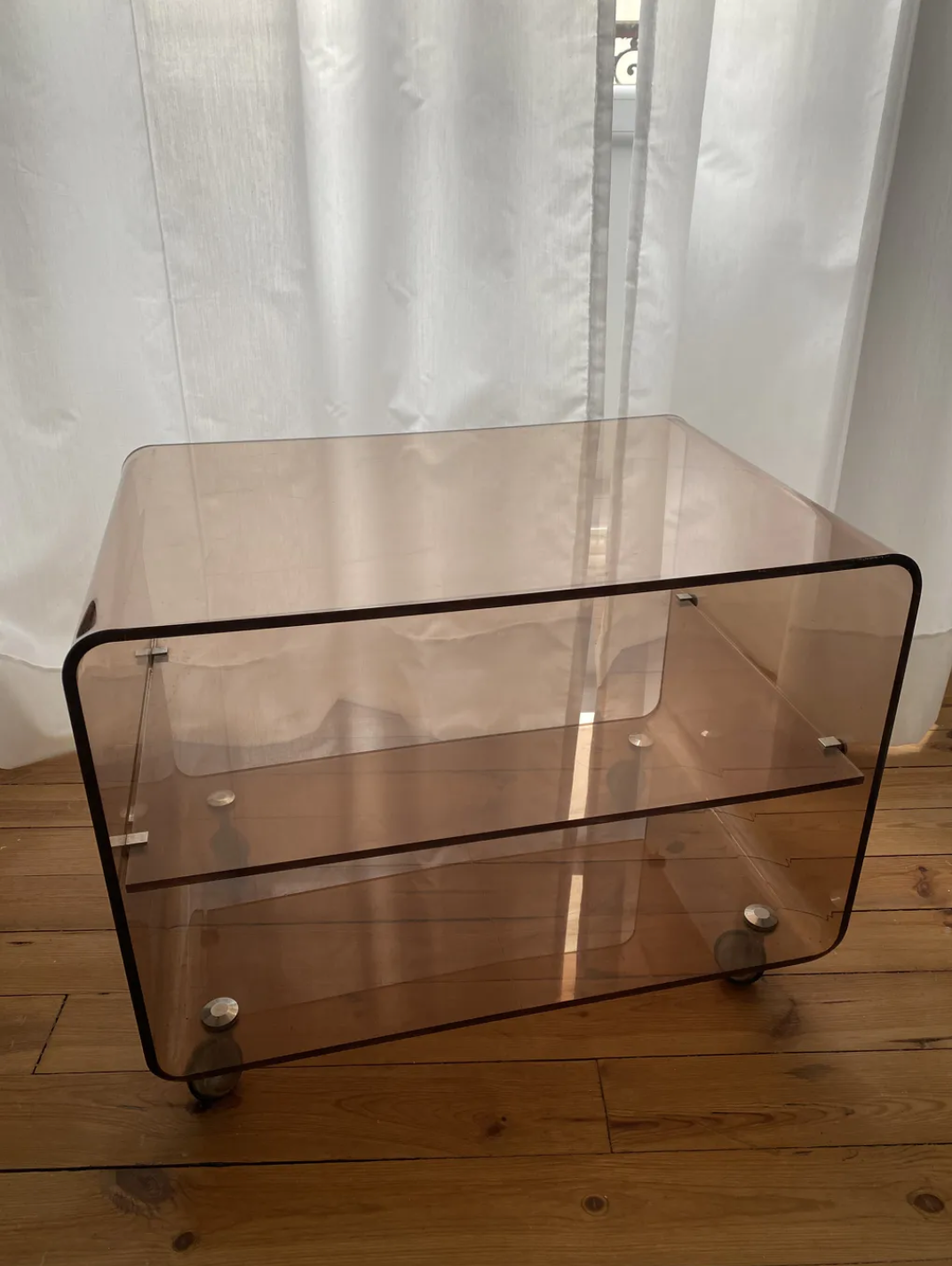 Serving Michel Dumas