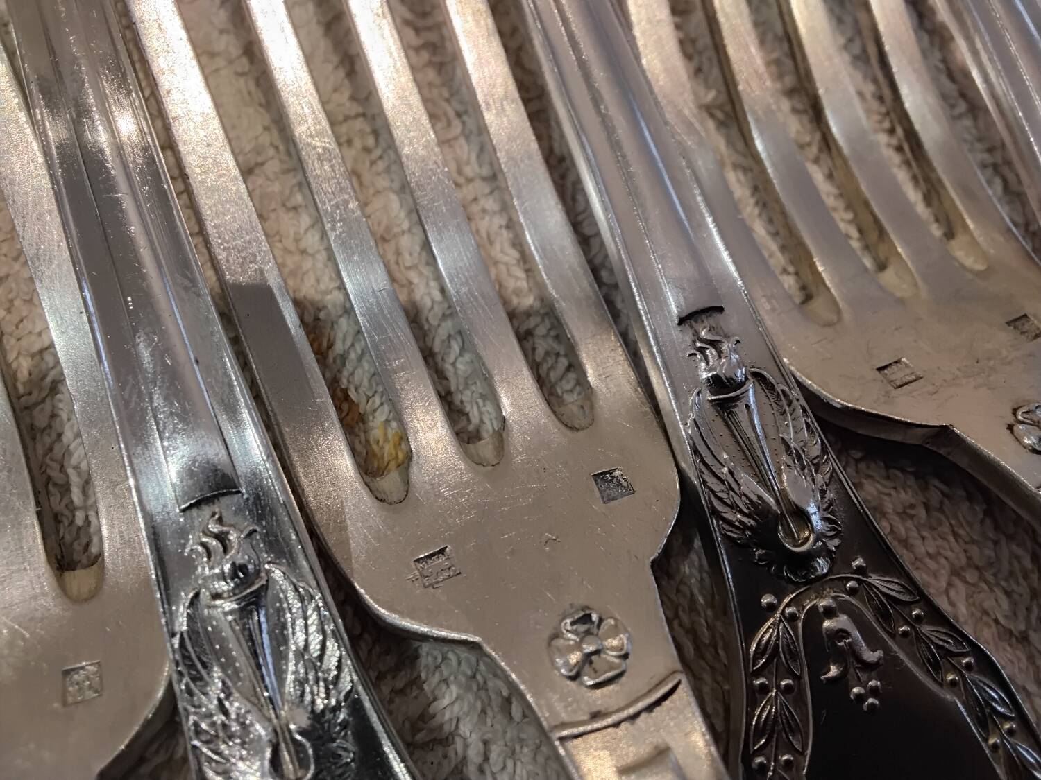 12 silver-plated metal table forks by Ravinet & Cie, Empire 81.