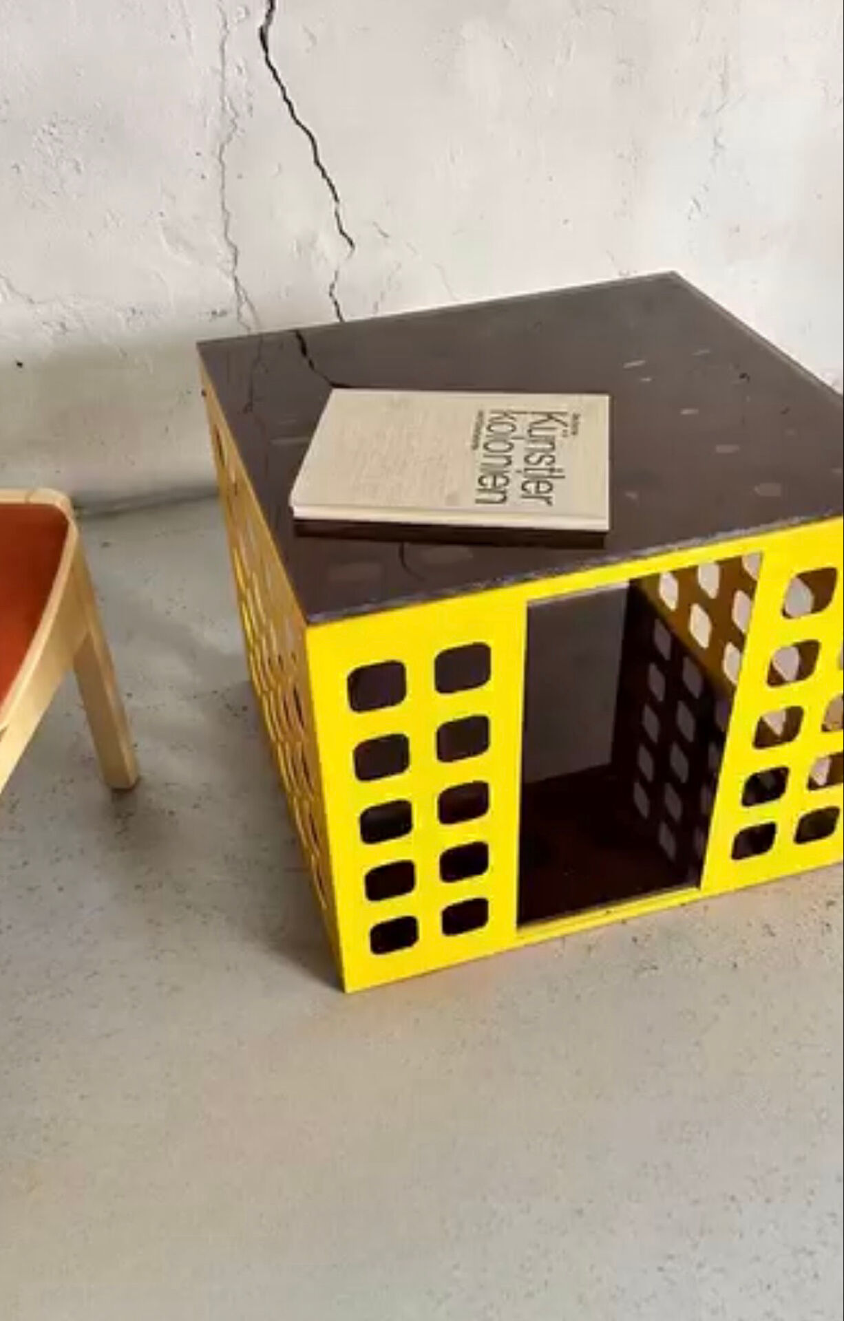 Table basse jaune