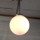 Suspension métal chromé et globe opaline blanc, années 50/60