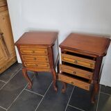 Paire de tables de chevet style Louis XV en merisier