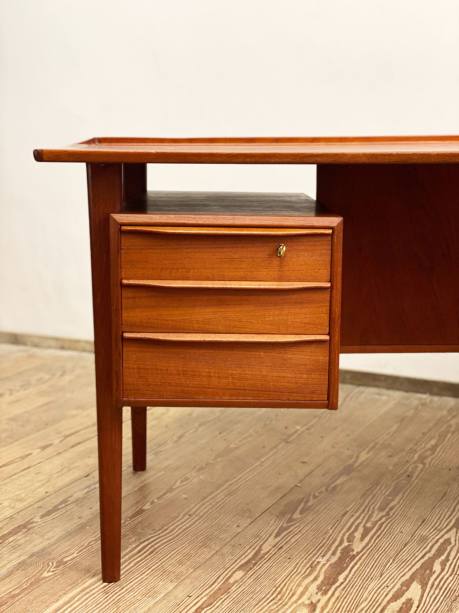 Mid-Century Danish Teak Desk by Peter Løvig Nielsen for Hedensted Møbelfabrik, Denmark, 1970s