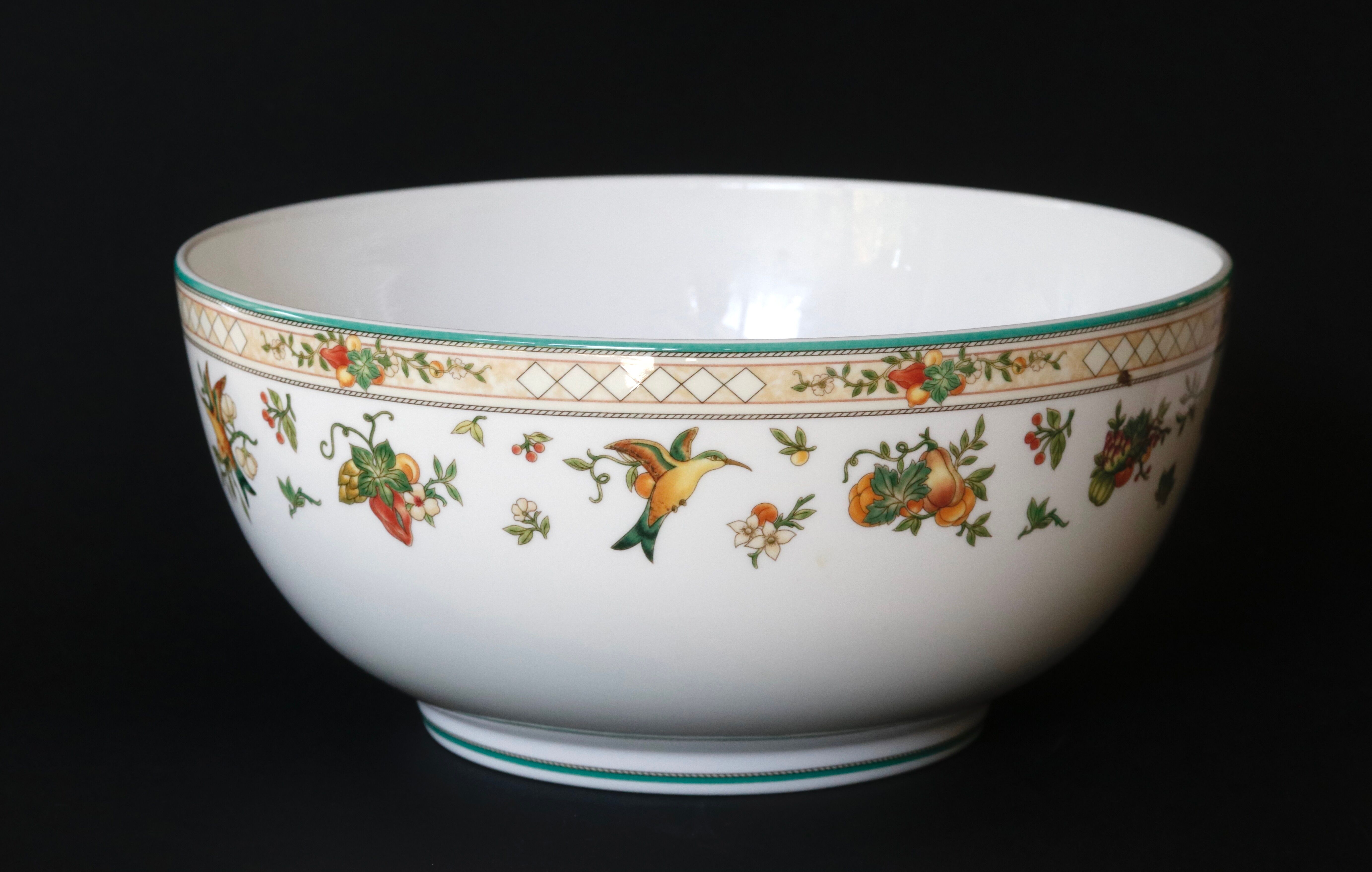 Villeroy & Boch porcelain bowl. Heinrich - Golden Birds
