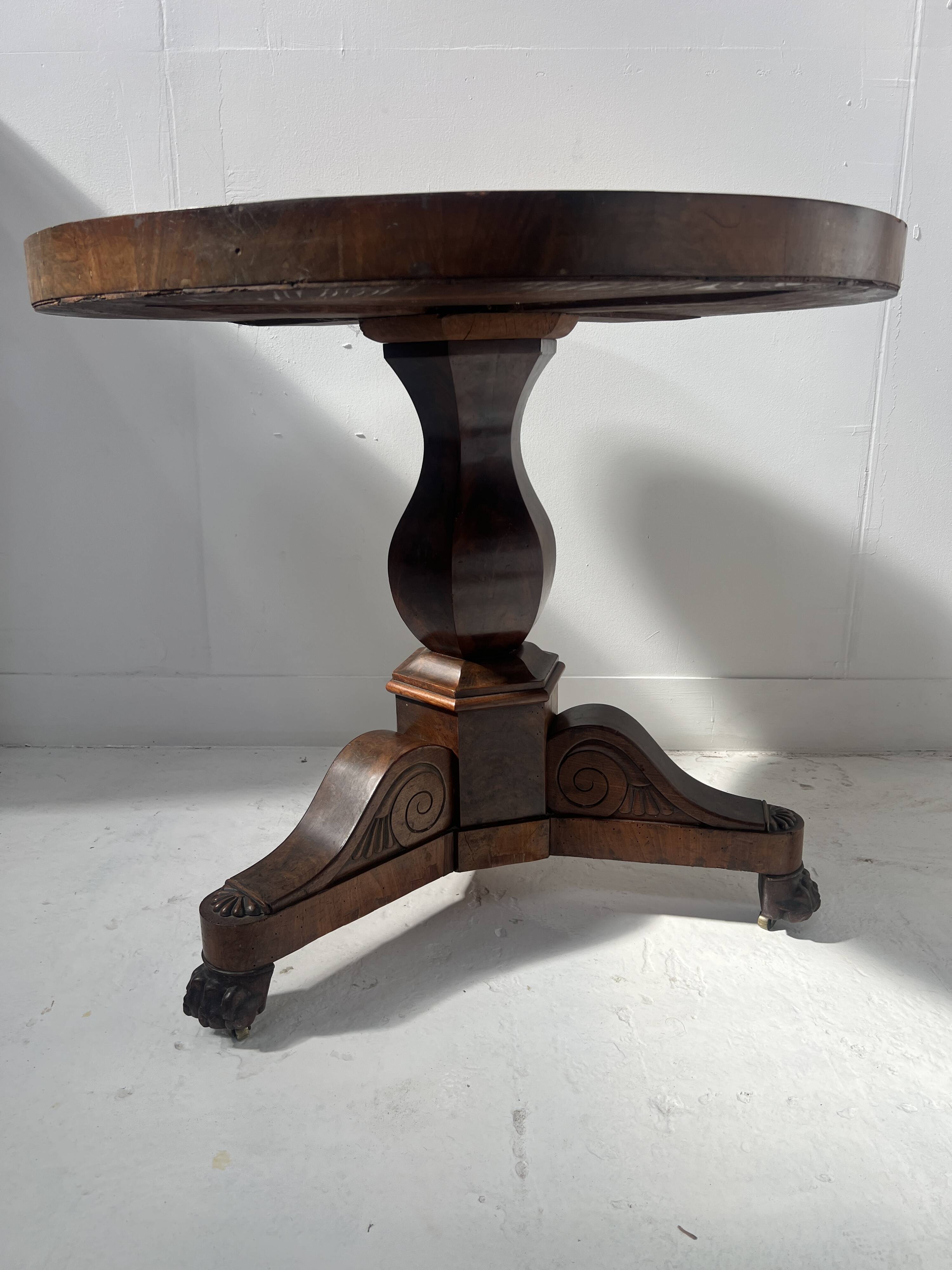 Empire-style mahogany and veneer guéridon, 19th century.