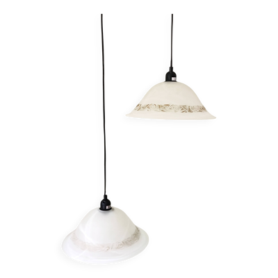 Paire de lustres en pâte de verre