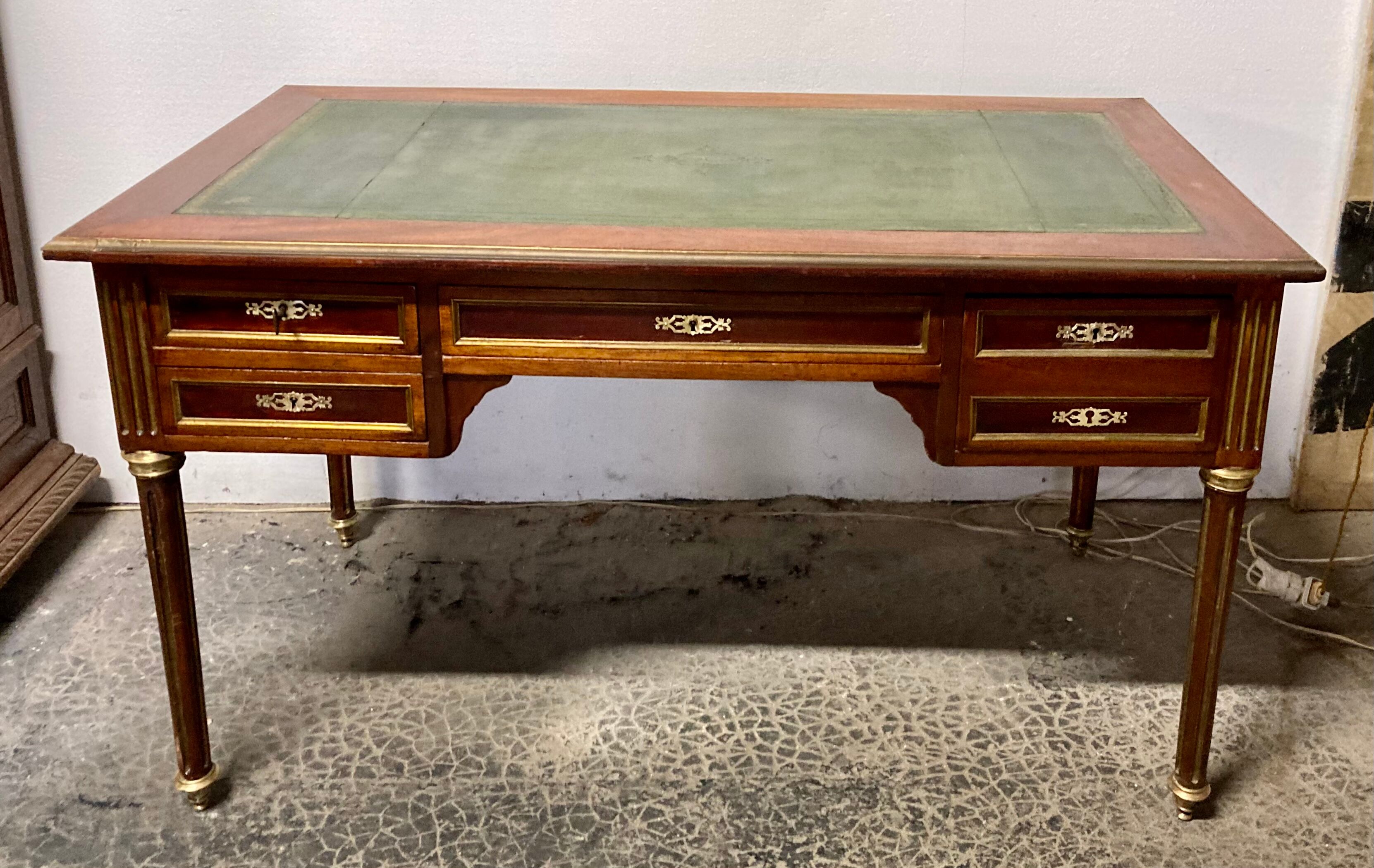 Bureau Louis XVI