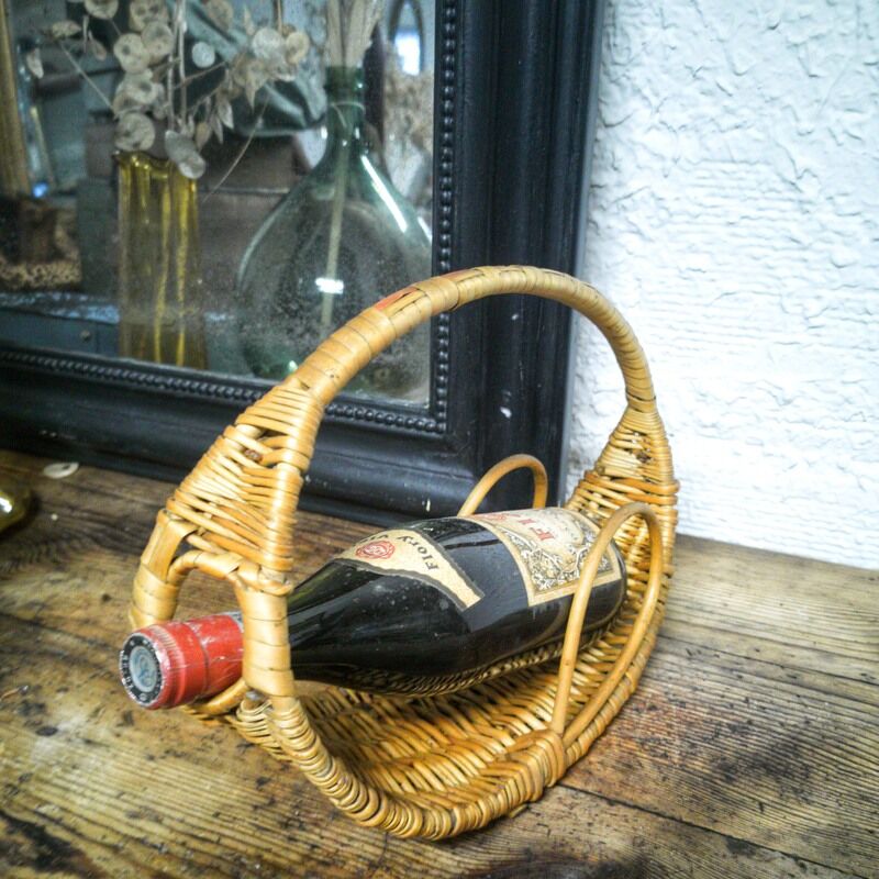 Wicker bottle basket