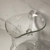 Carafe en verre gravé