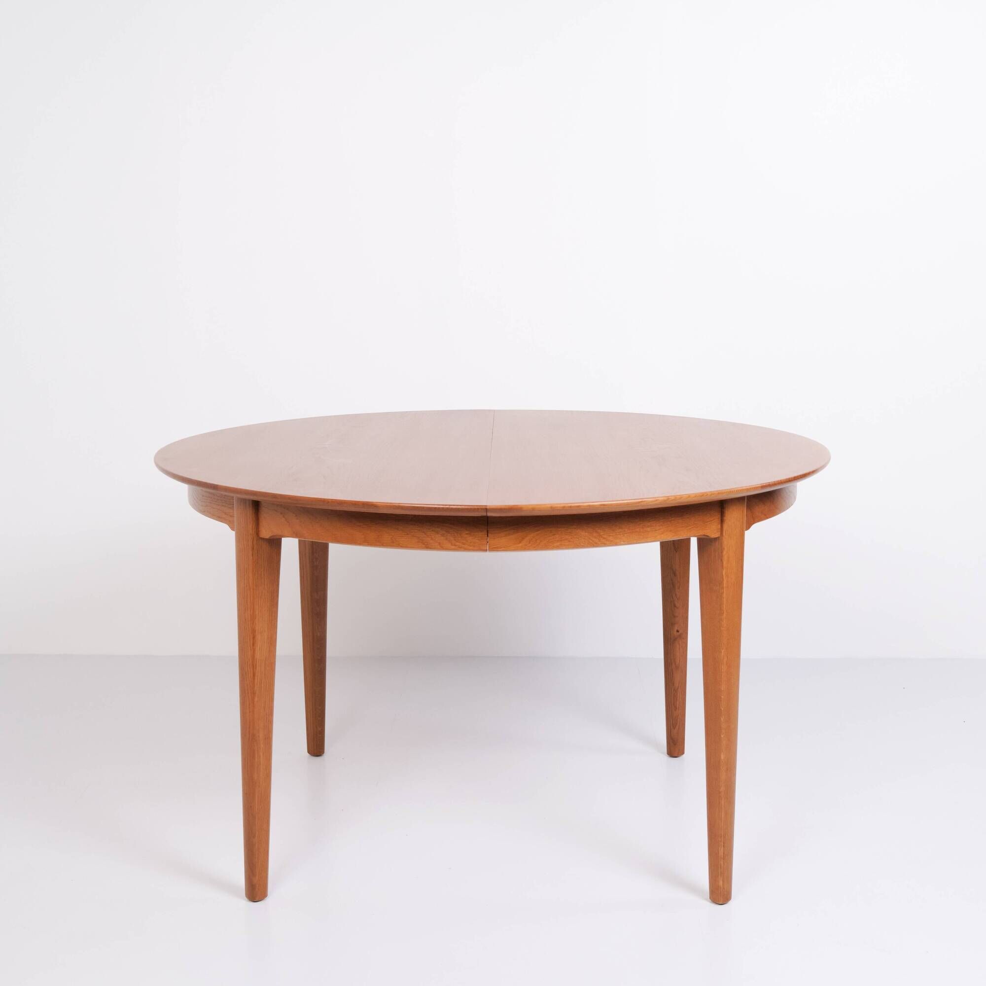 Dining table - Oak wood - Danish design - 1960s