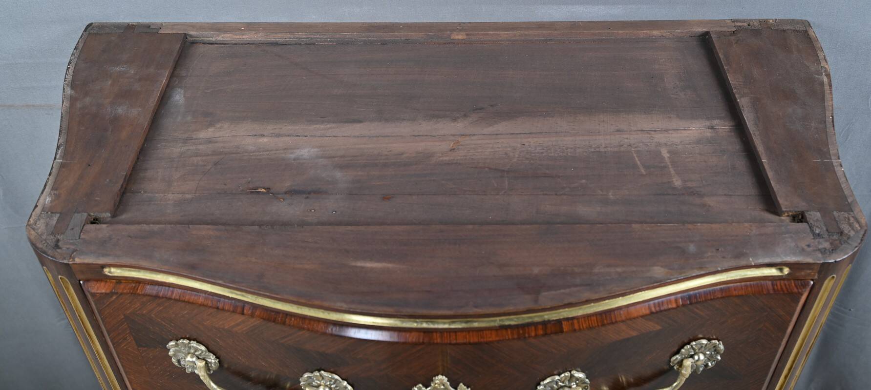 Commode en Marqueterie de Palissandre, style Régence, époque Napoléon III –