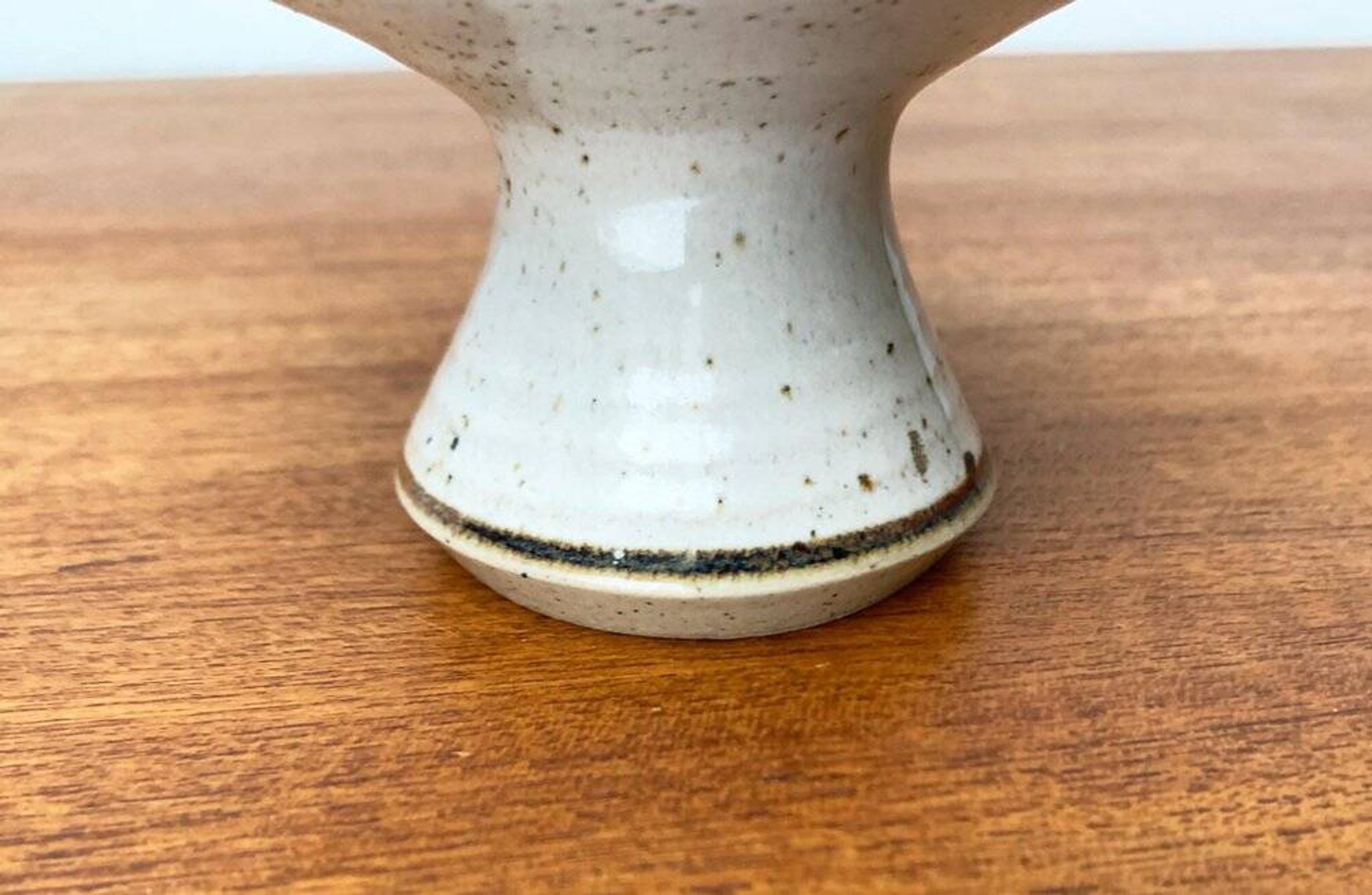 Mid-century Danish studio pottery bowl by Marianne Stark for Michael Andersen, 1960s.