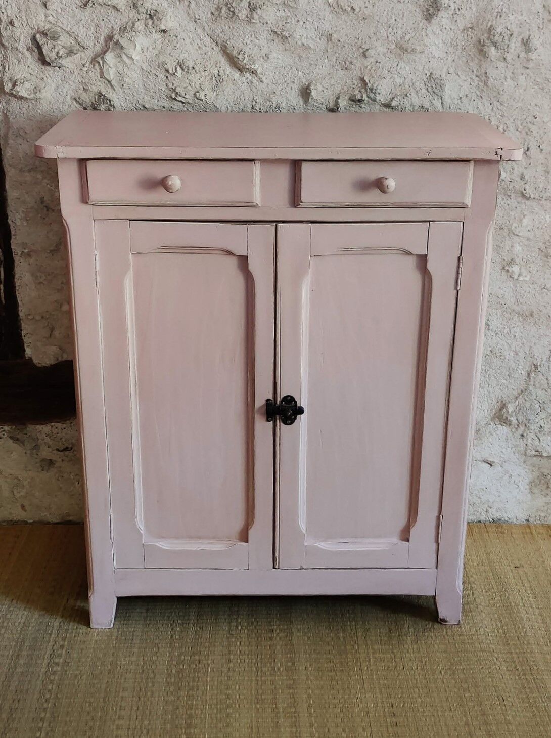 Buffet parisien rose ancien
