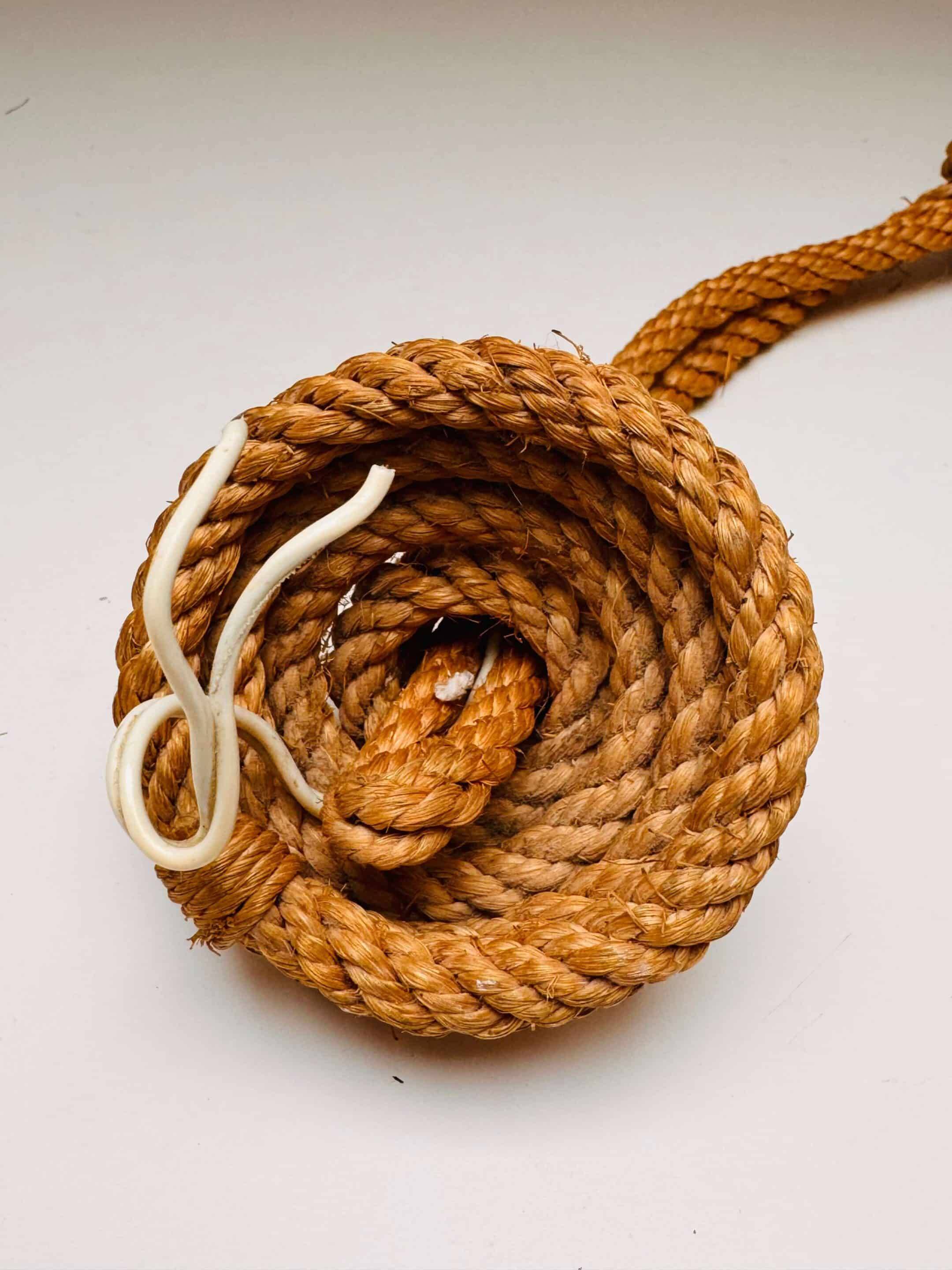 Suspension cygne par Adrien Audoux et Frida Minet