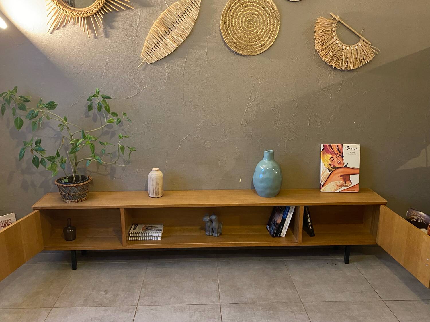 Vintage sideboard (shallow)
