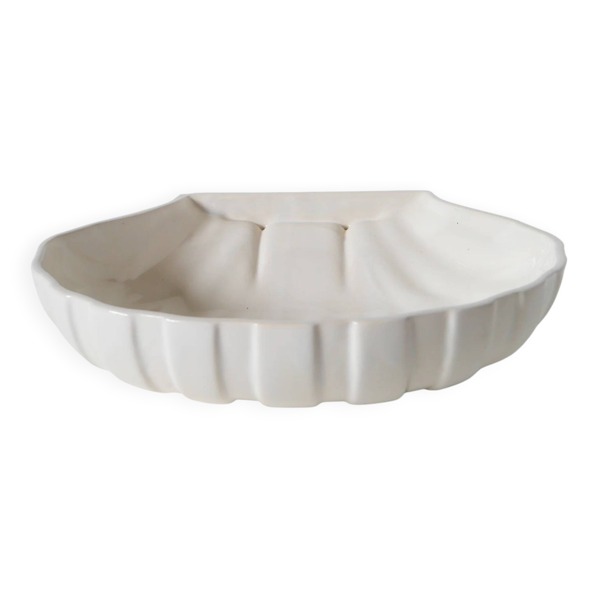 Large shell-shaped bowl to be placed or fixed, 1960.