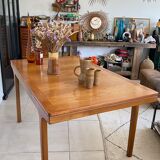 Extendable dining table in NATHAN teak