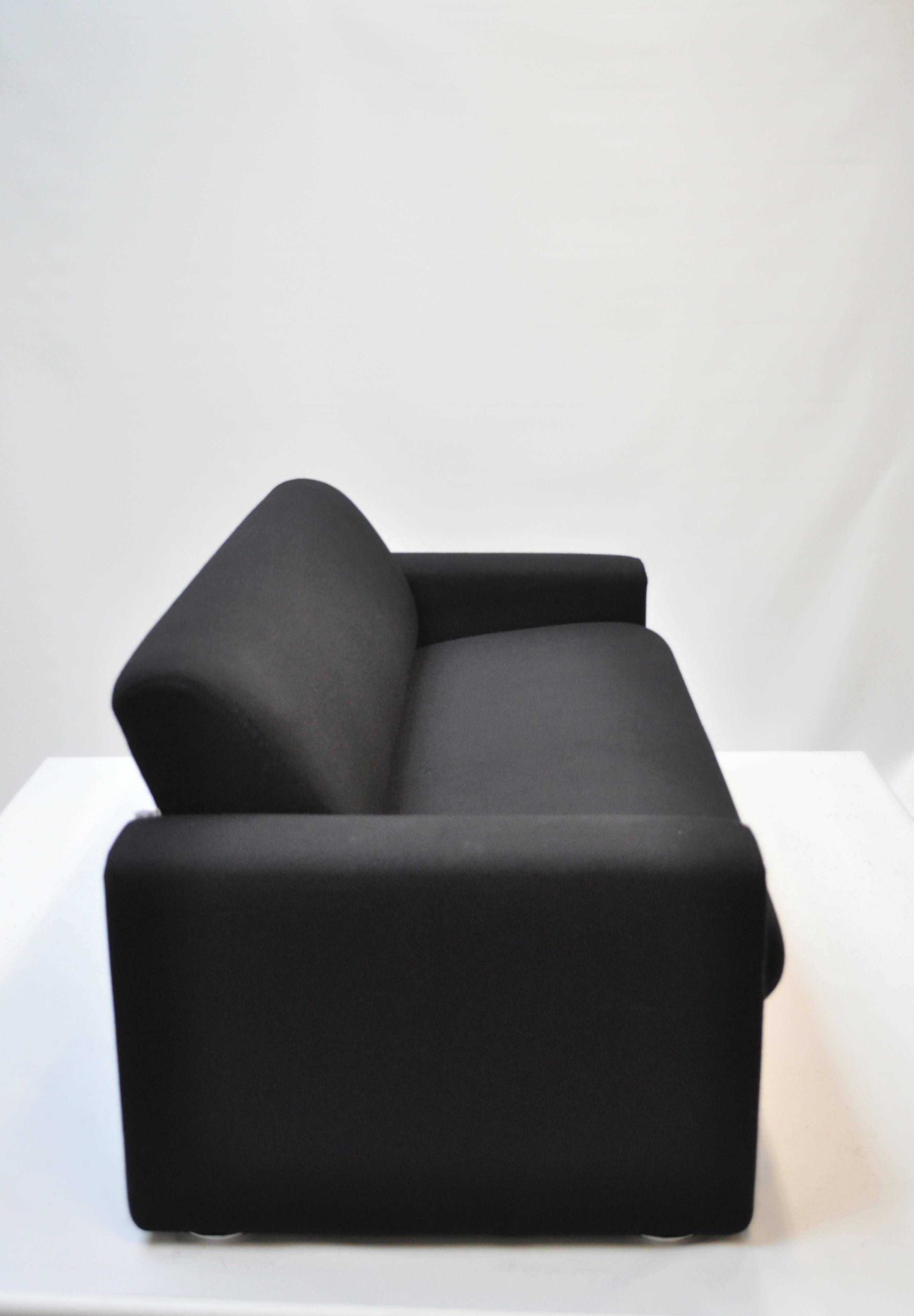 Artifort 691 – 2.5 Seater Sofa | Fully Restored | Kvadrat Upholstery