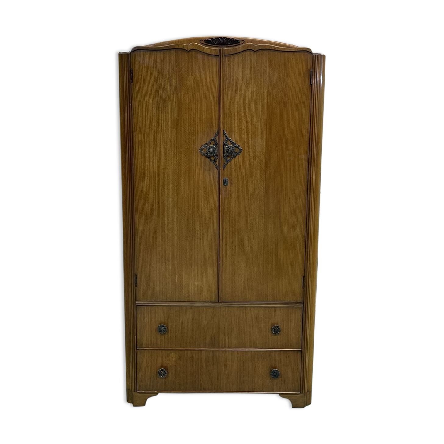 English penderie of the 1950s in oak