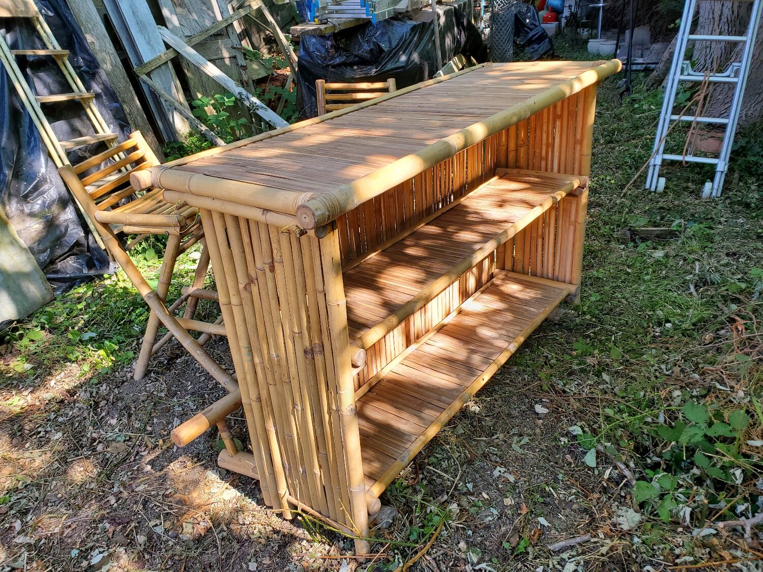 Bamboo bar and 2 vintage stools