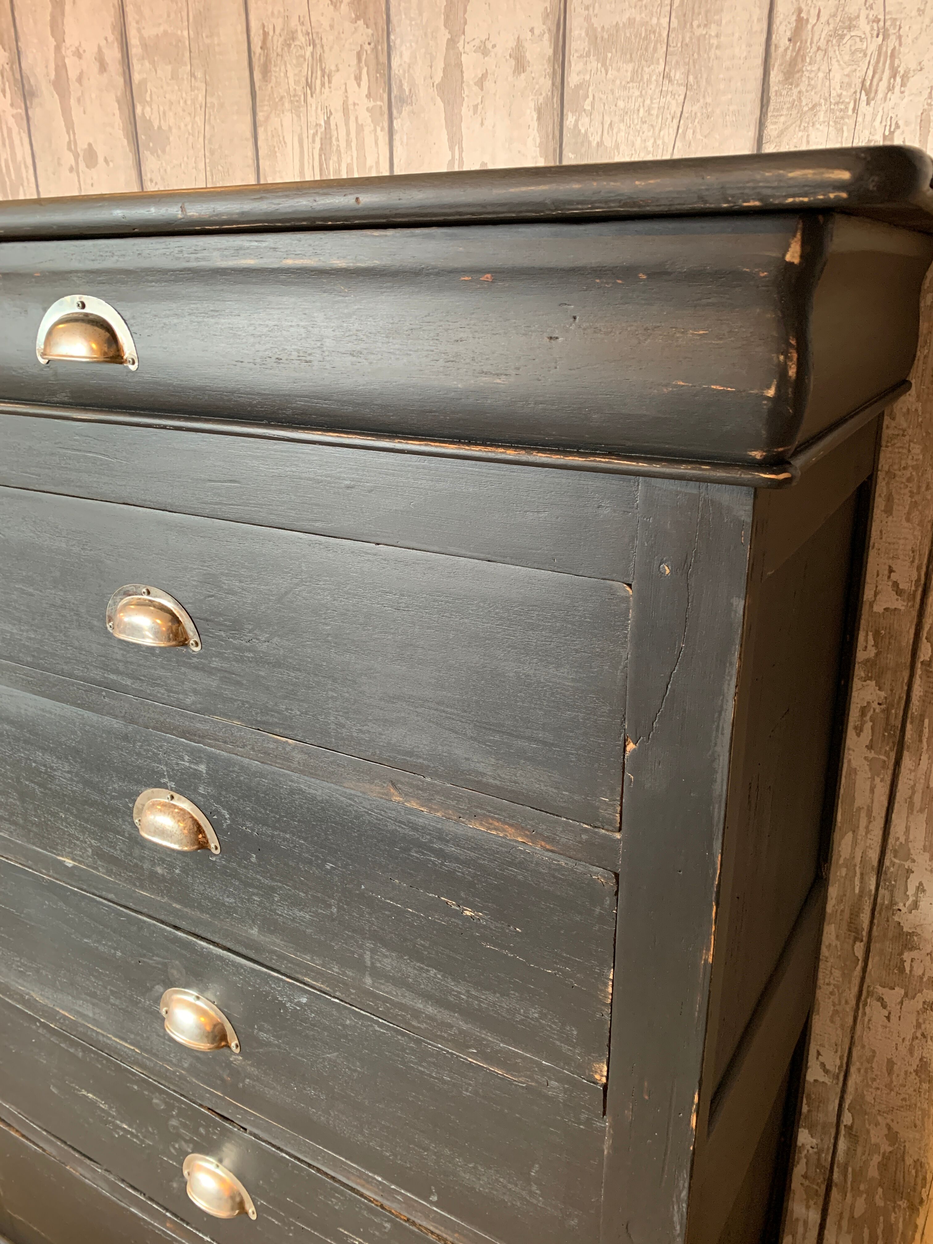 Dresser black patina