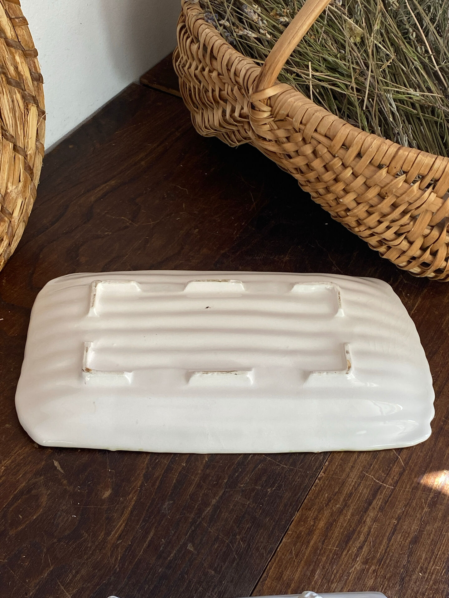 Asparagus dish in earthenware