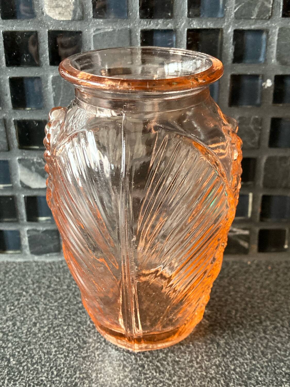 Vase Rosaline en verre moule rose