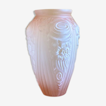 Art Deco vase decorated with flowers