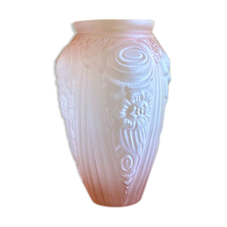 Art Deco vase decorated with flowers