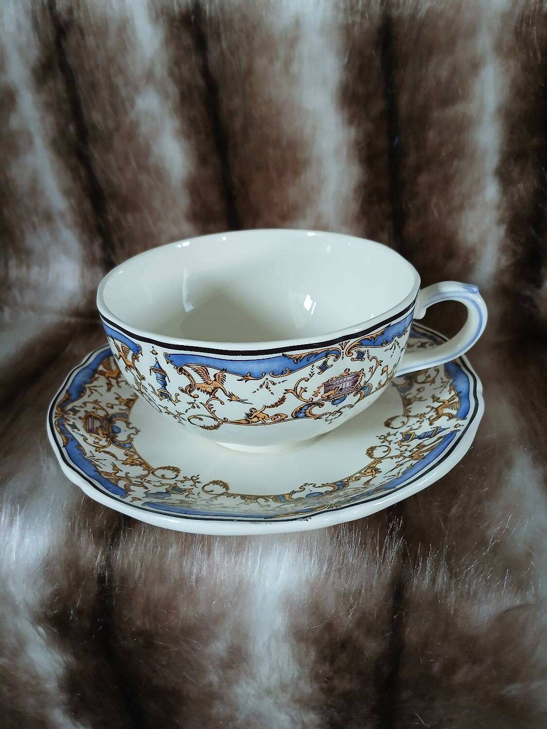 Antique "Dionysus" cup from Gien