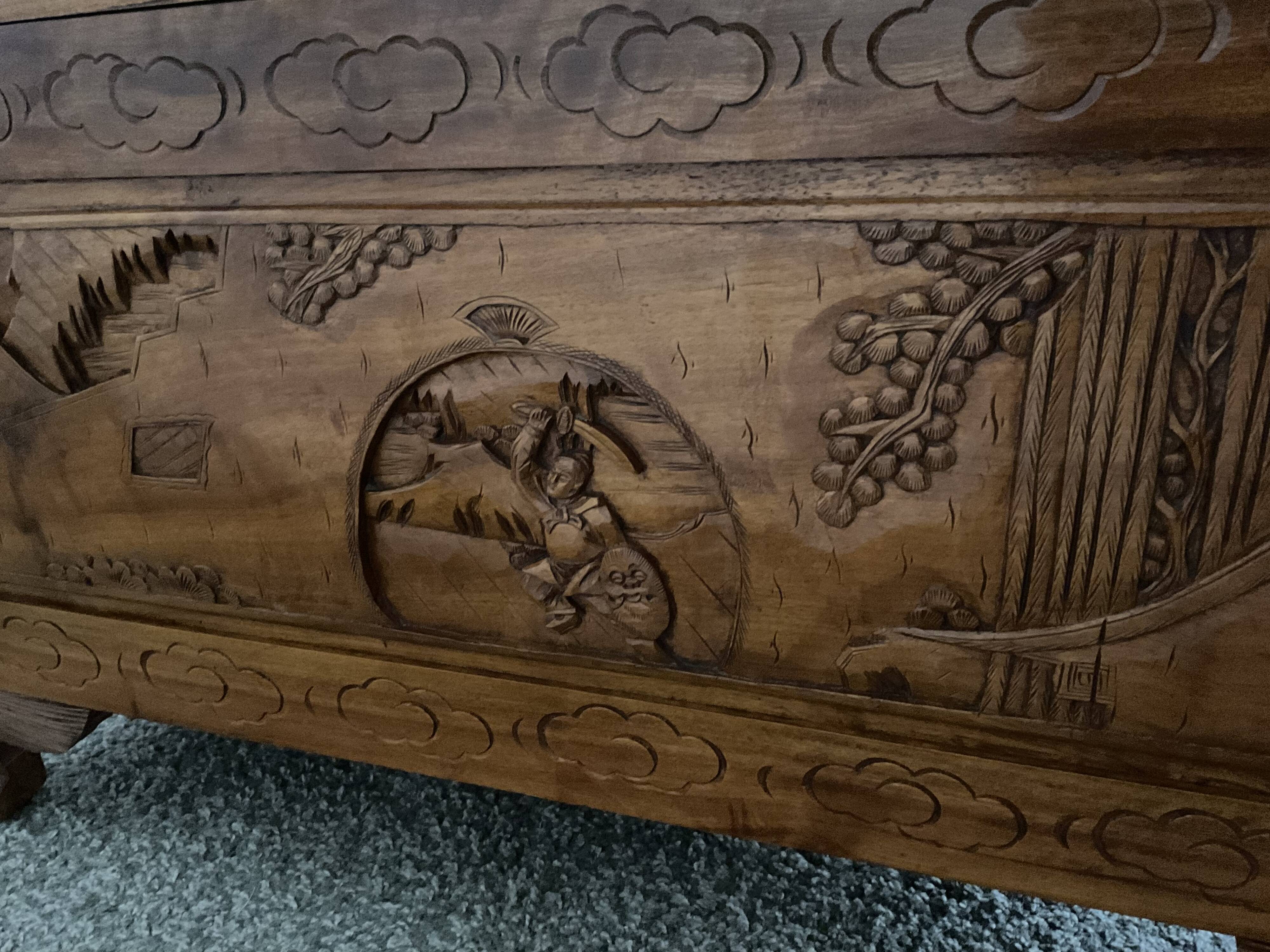 Large chinese chest, carved camphor wood. 1st half of the XXth century