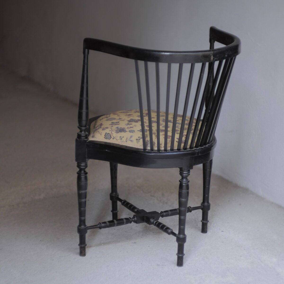 Armchair with armrests attributed to Adolf Loos, 1940s.