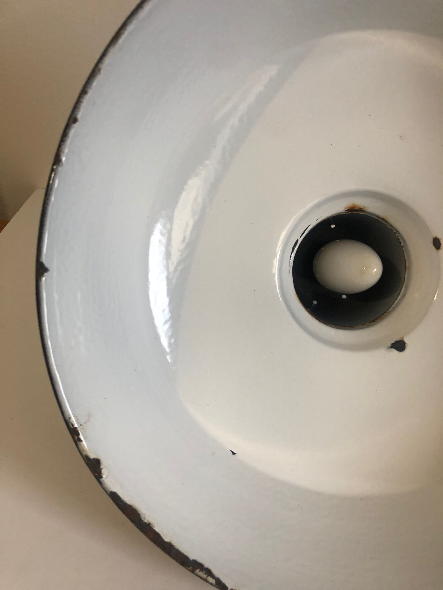 Set of 2 black enamelled bowls