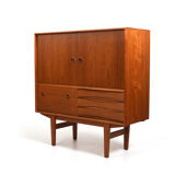 Cabinet en teck danois fin par N.C.Møbler Années 1960
