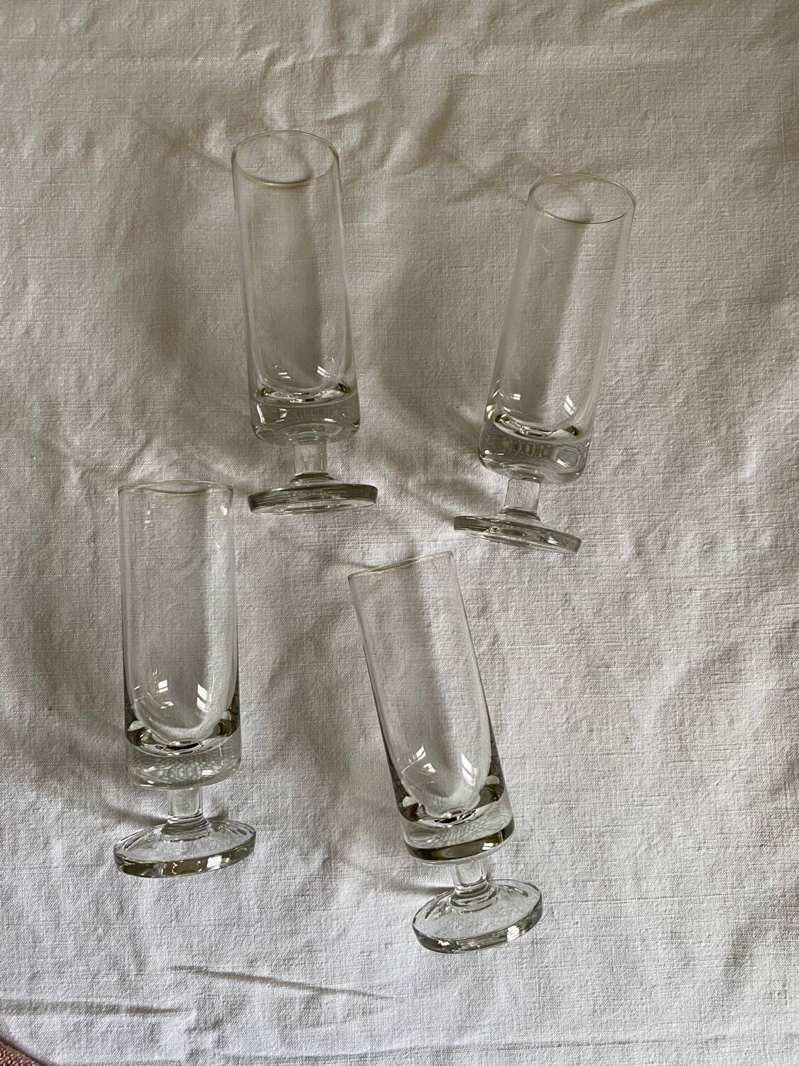 Set of 4 thick glass champagne flutes
