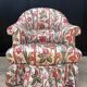 Fauteuil crapaud satin fleuri ancien