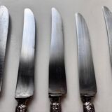 18 Wiskemann table knives in horn