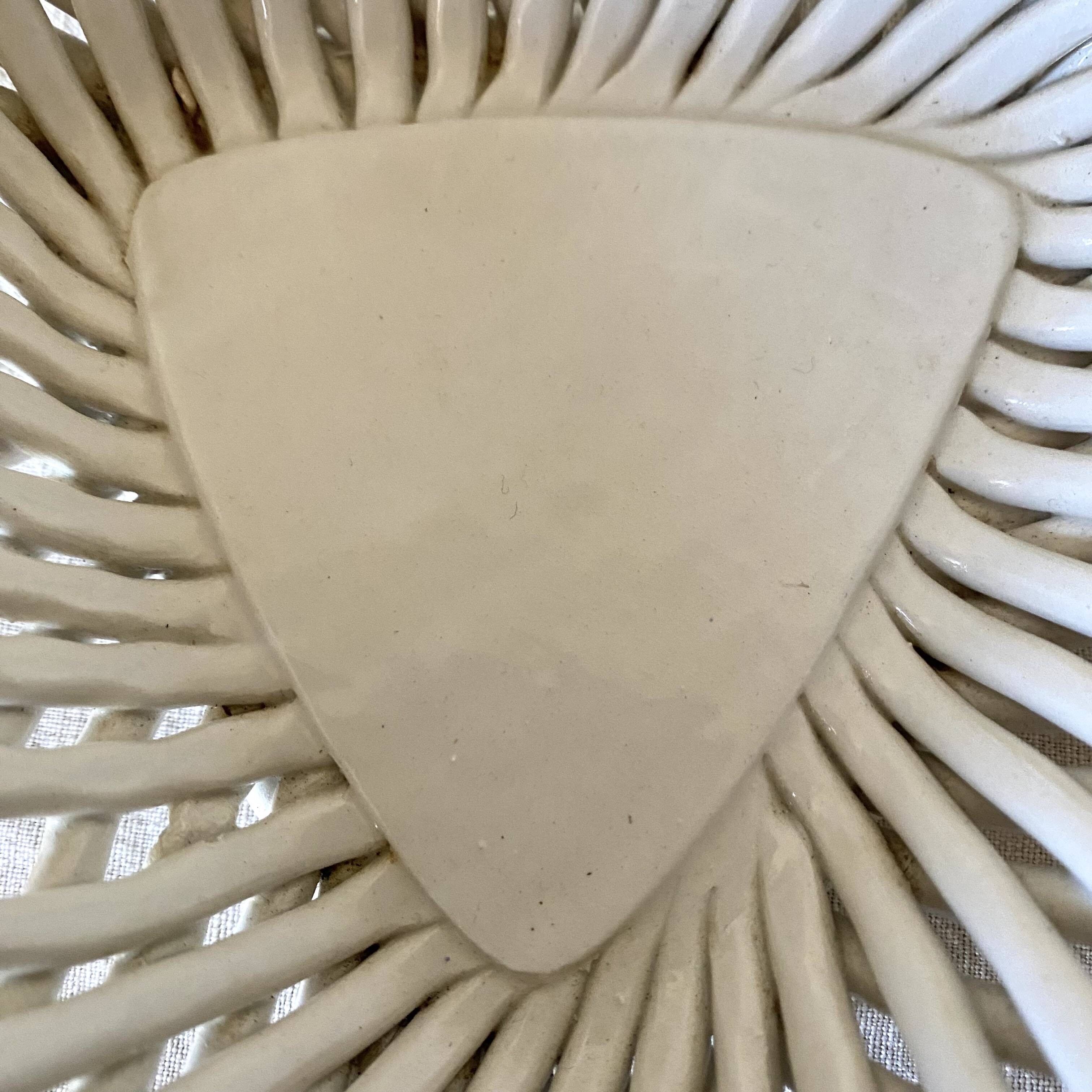 Empty pocket in woven ceramic Italy