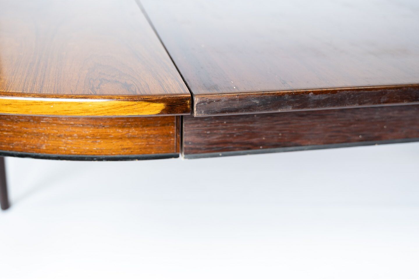 Dining table in rosewood designed by Omann Junior from the 1960s