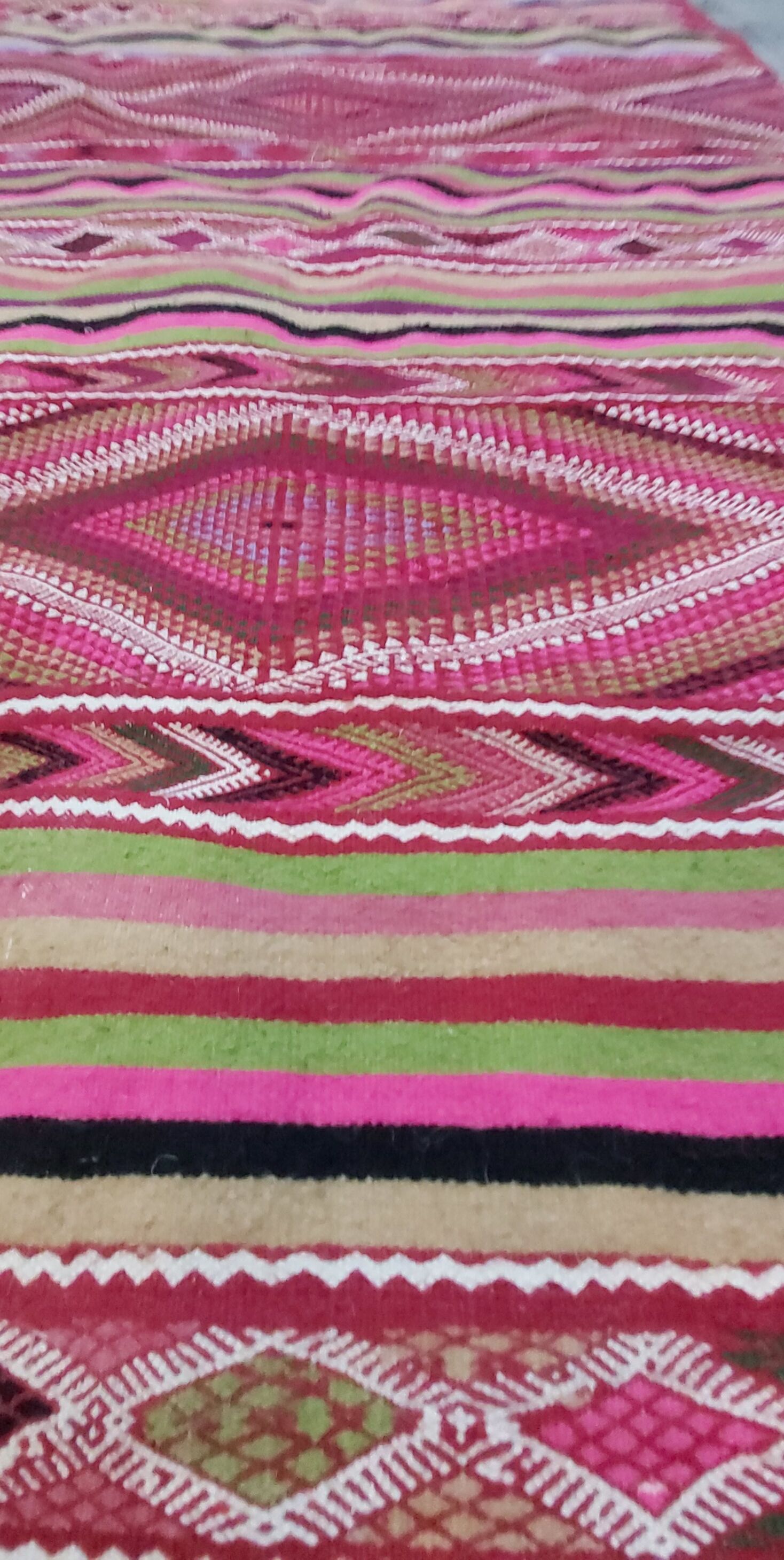 Handmade pink kilim rug in pure wool - 220x100cm