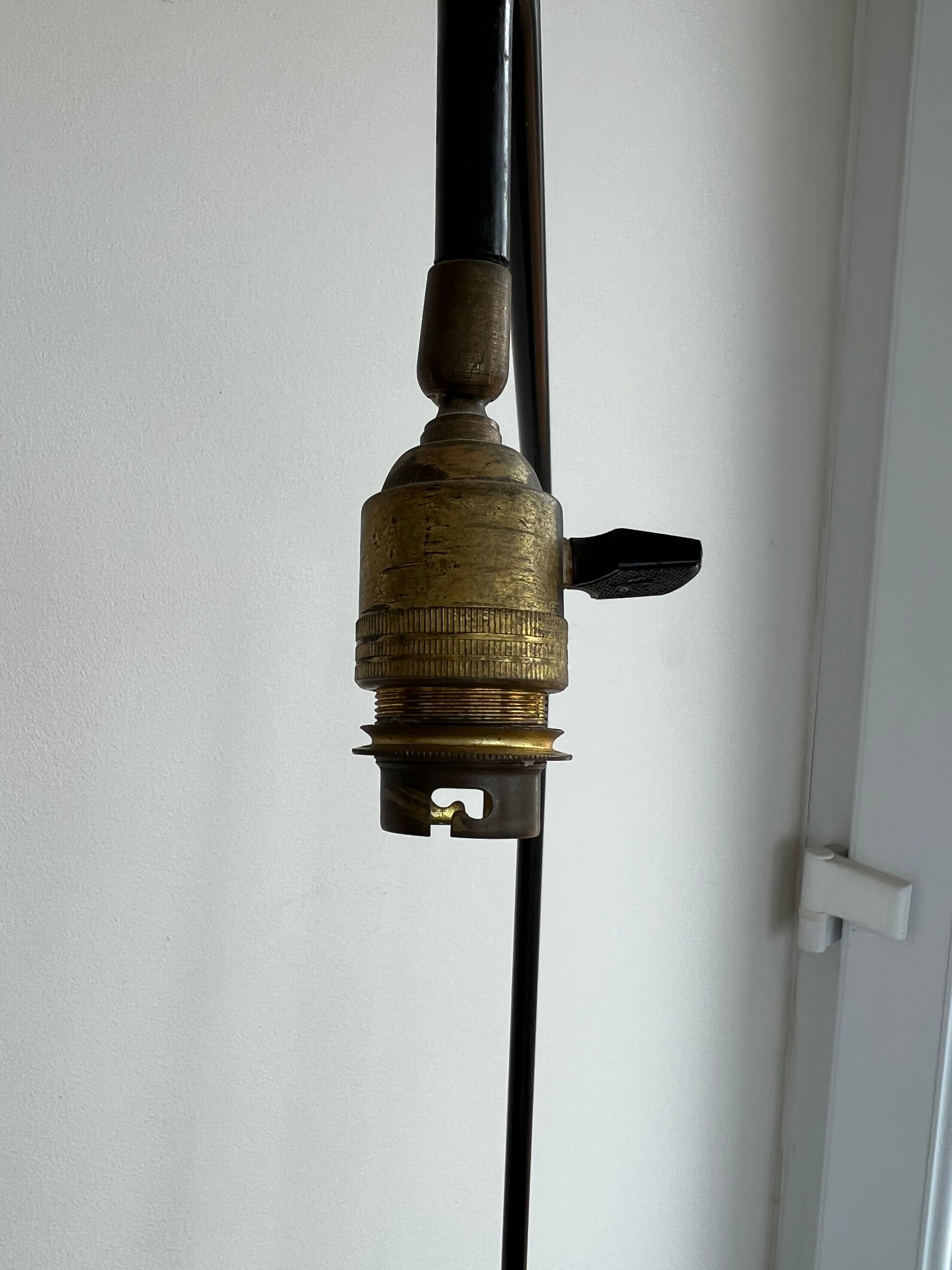 Tripod floor lamp stand