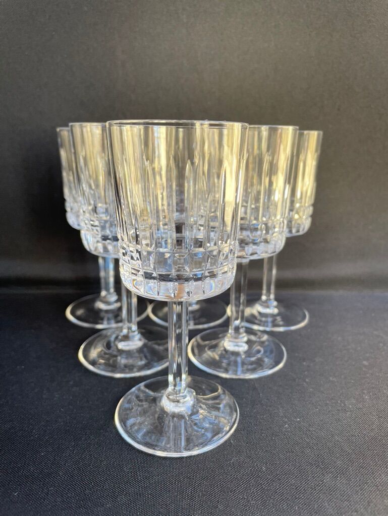 Verres à vin blanc art déco en cristal soufflé et taillé
