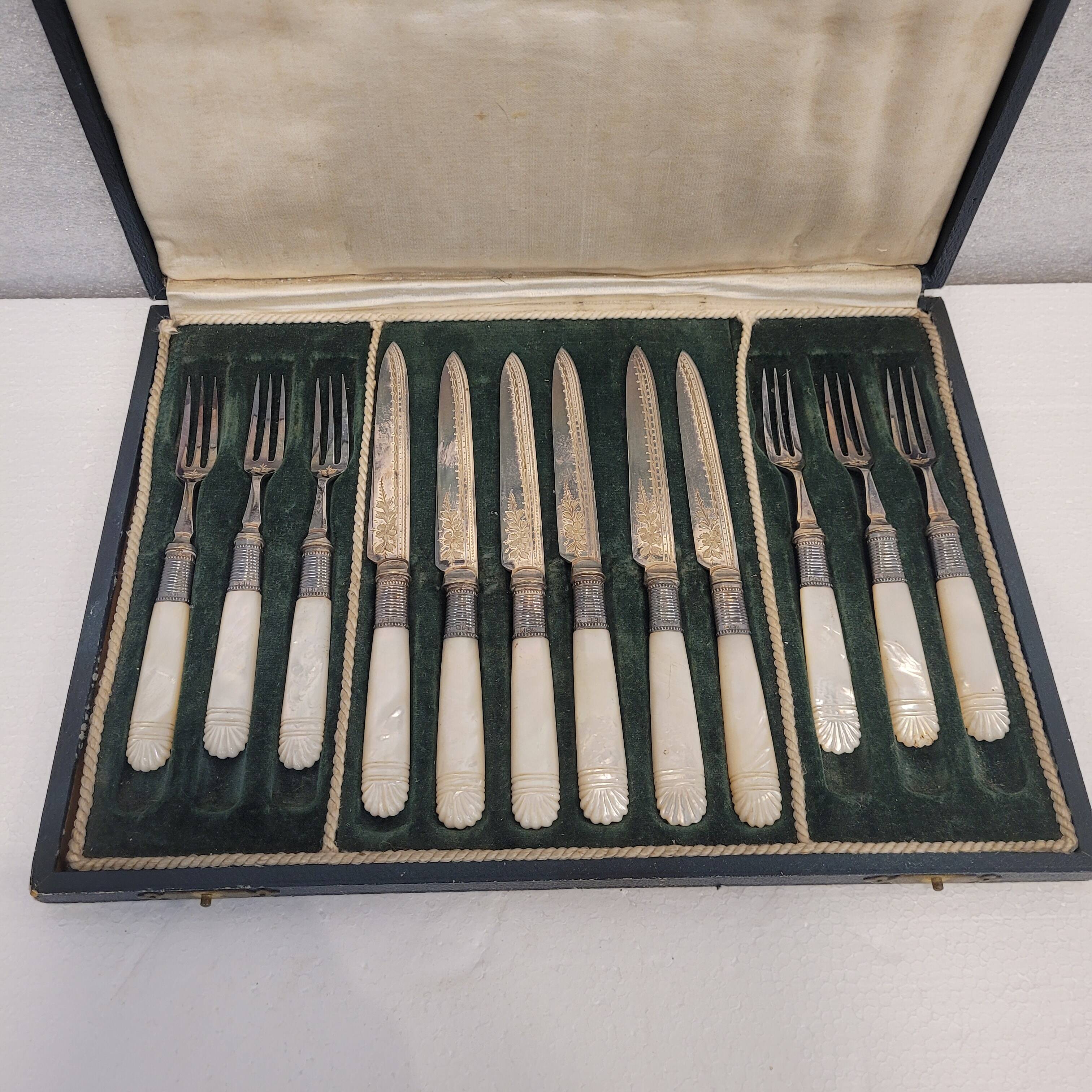 Cuberteria “Charles Boyton”, Victorian Style, Plate and nácar, s. XX – London, Reino Unido