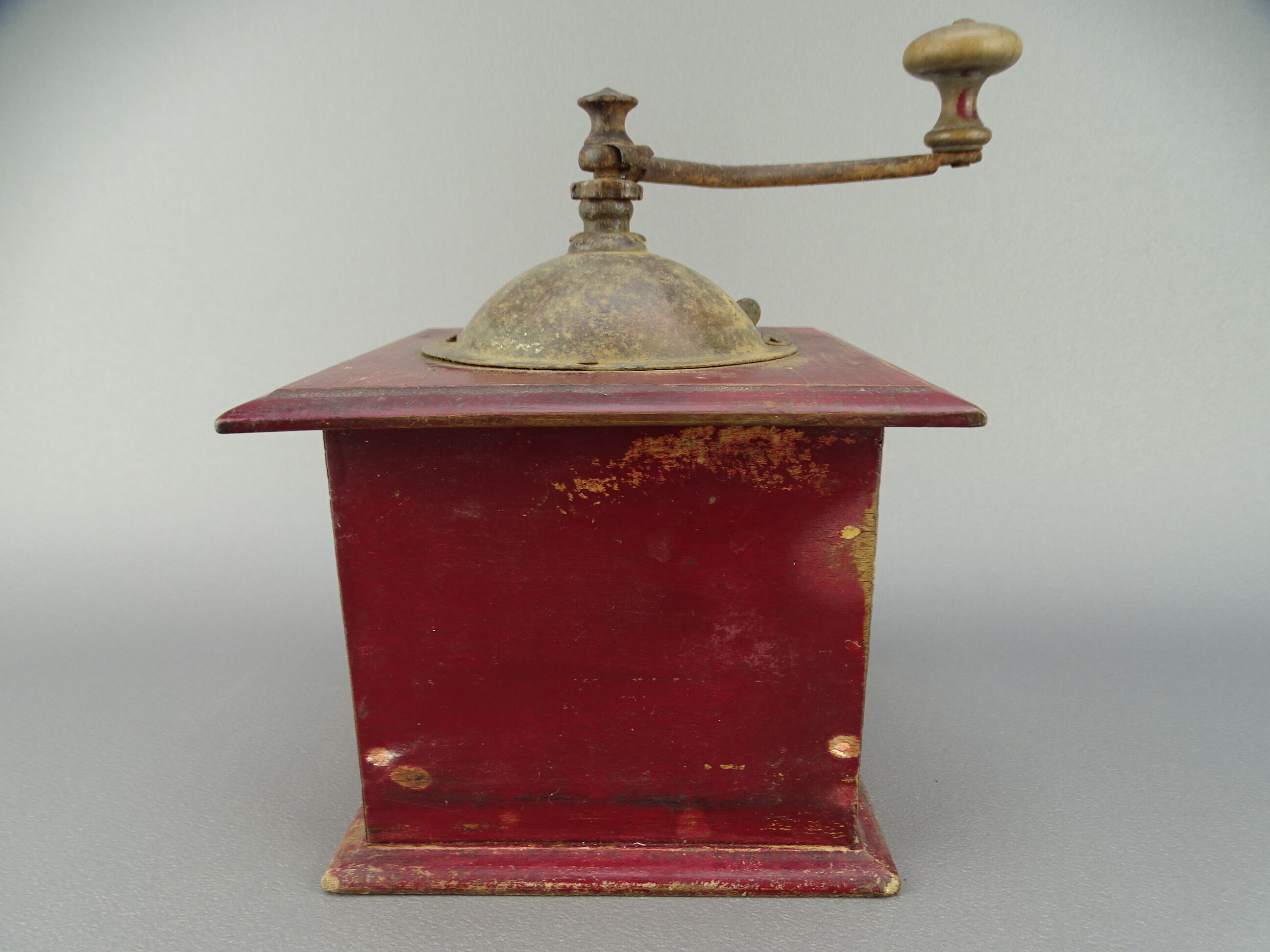 Former Peugeot Frères coffee grinder