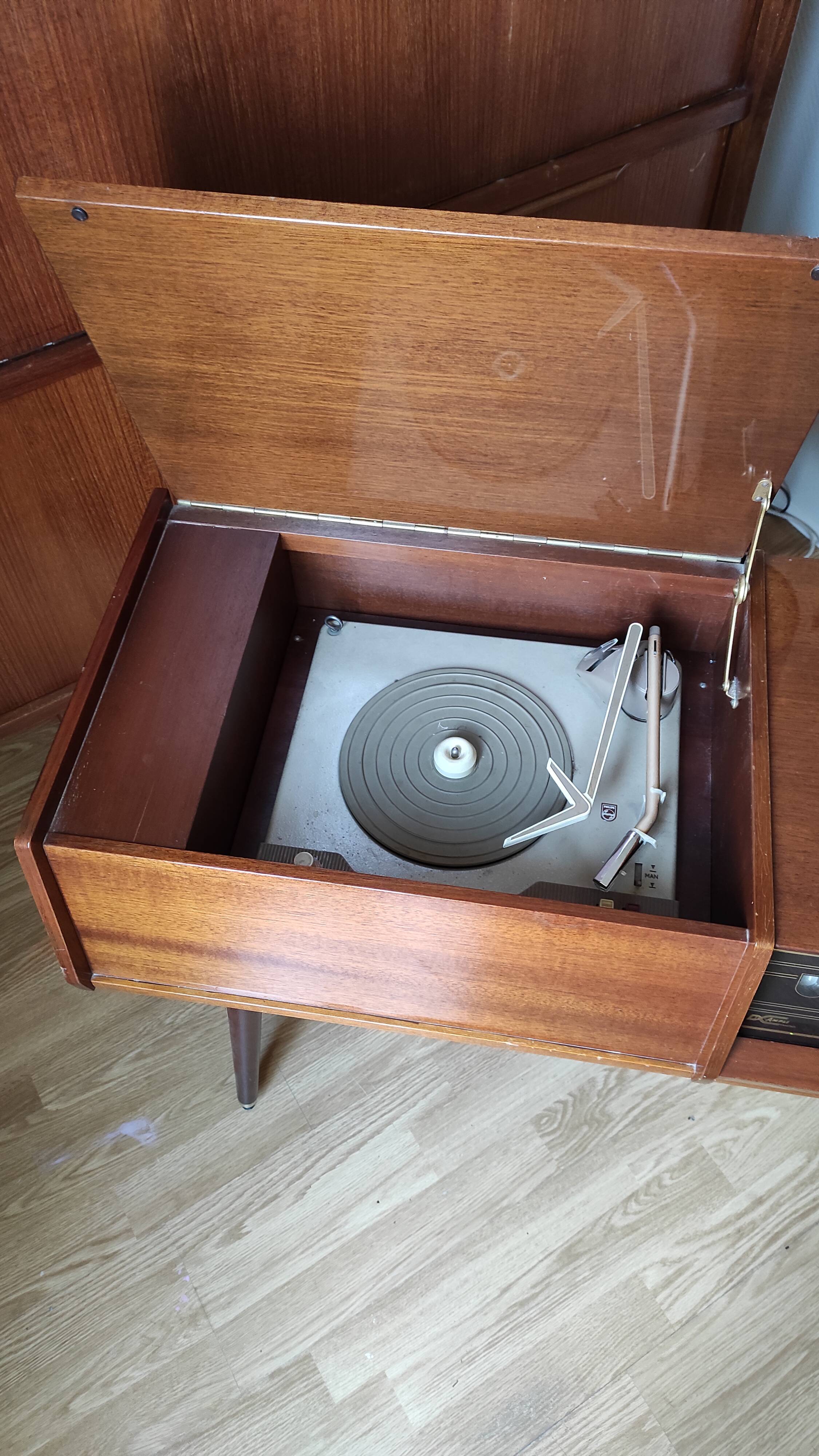 Philips Vintage hifi furniture
