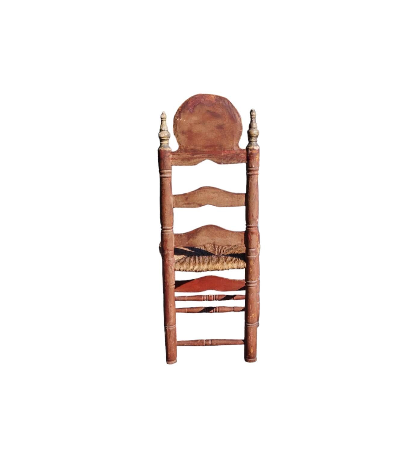 Polychrome throne