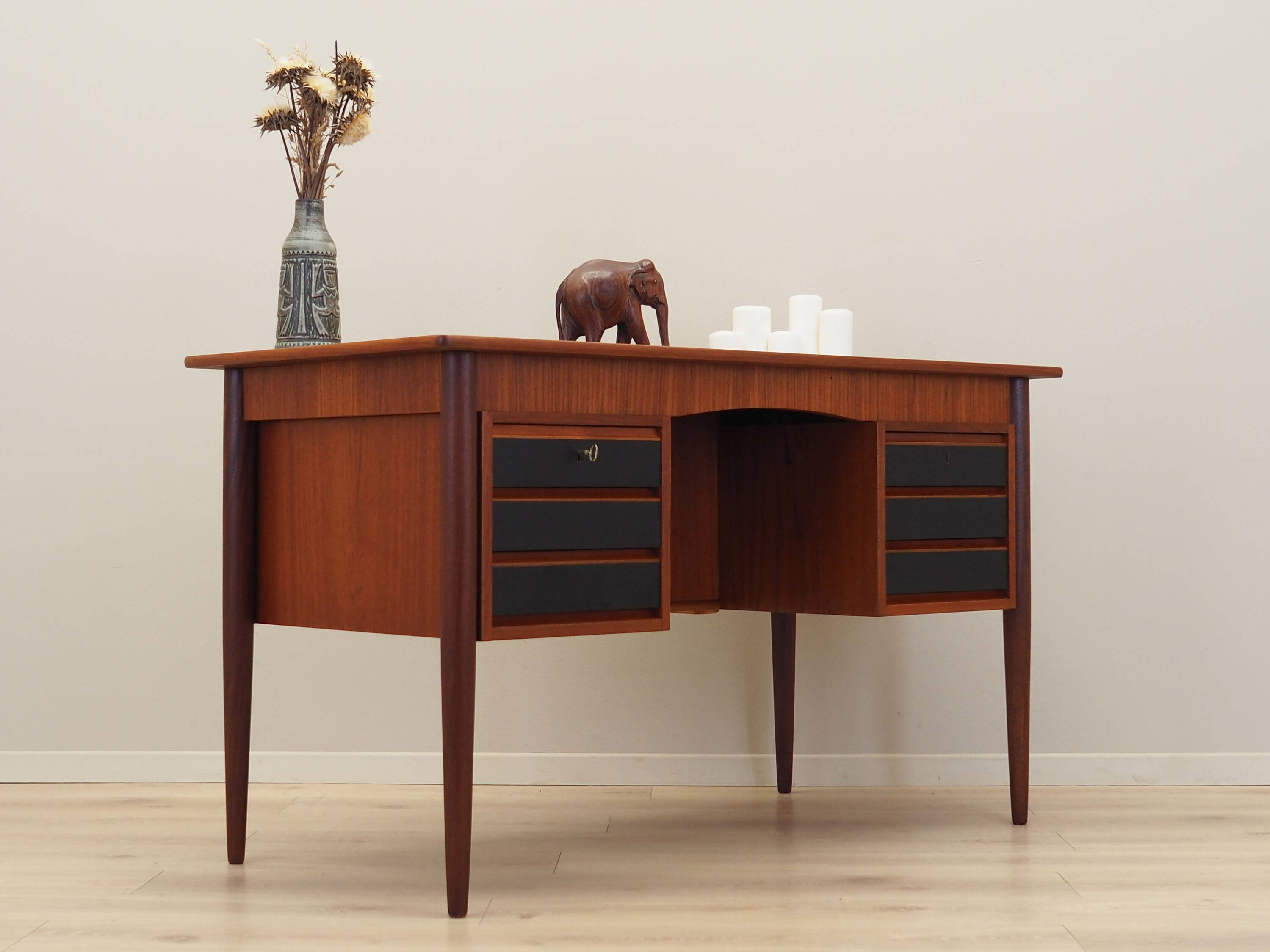 Bureau en teck, design danois, années 1970, production : Danemark